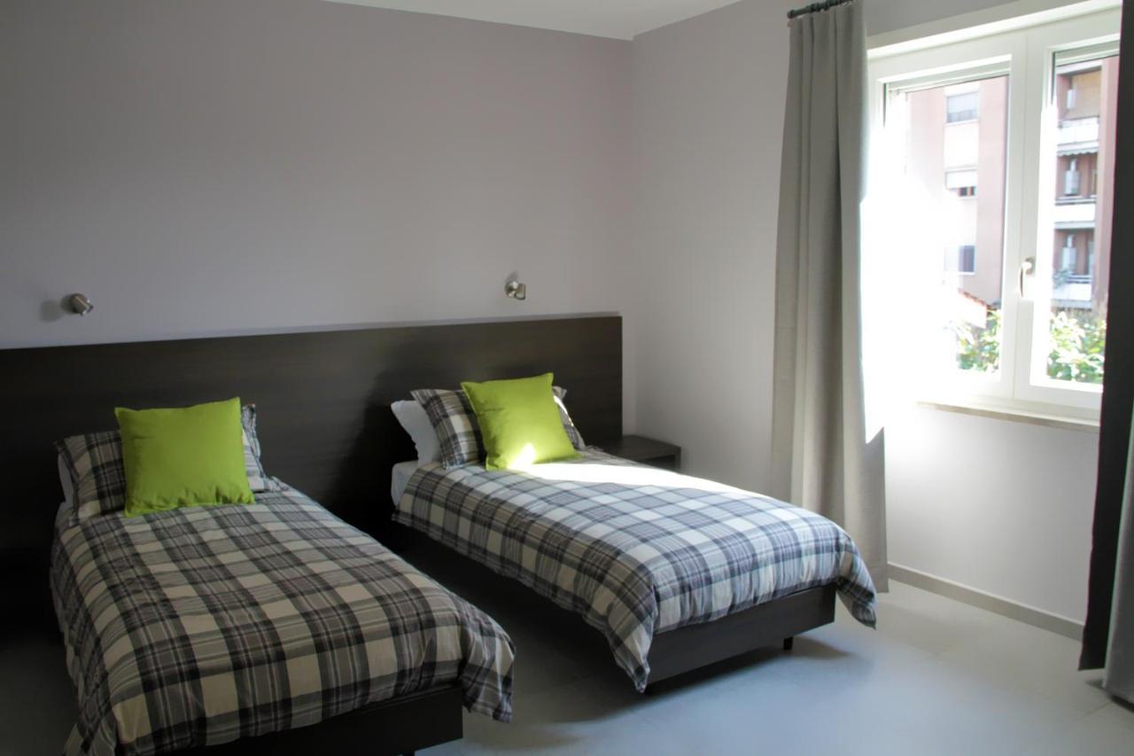 Easyroom Frosinone - Casello Autostradale Buitenkant foto