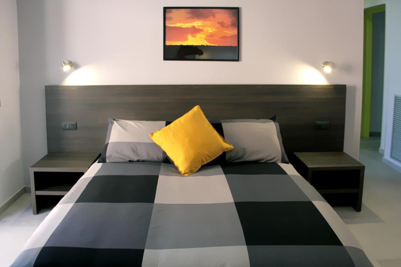 Easyroom Frosinone - Casello Autostradale Buitenkant foto