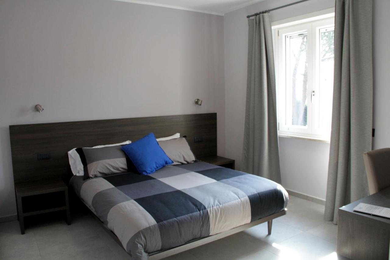 Easyroom Frosinone - Casello Autostradale Buitenkant foto