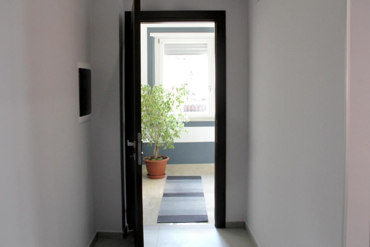 Easyroom Frosinone - Casello Autostradale Buitenkant foto