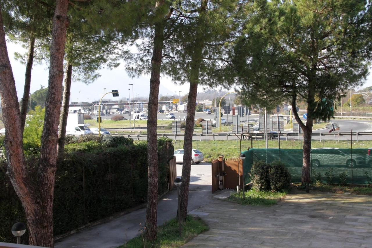Easyroom Frosinone - Casello Autostradale Buitenkant foto